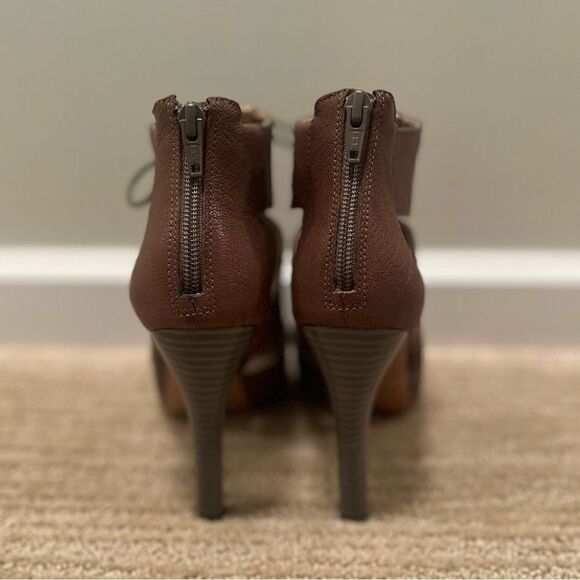 BCBGeneration Brown Leather Heels with Green Lace up the Front - Picture 4 of 8